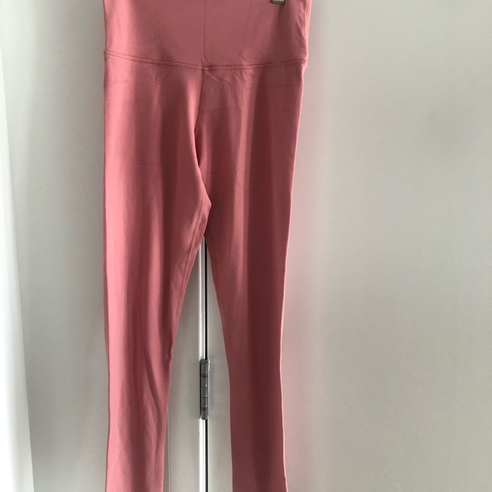 Aritzia TNA legging. GREAT CONDITION.